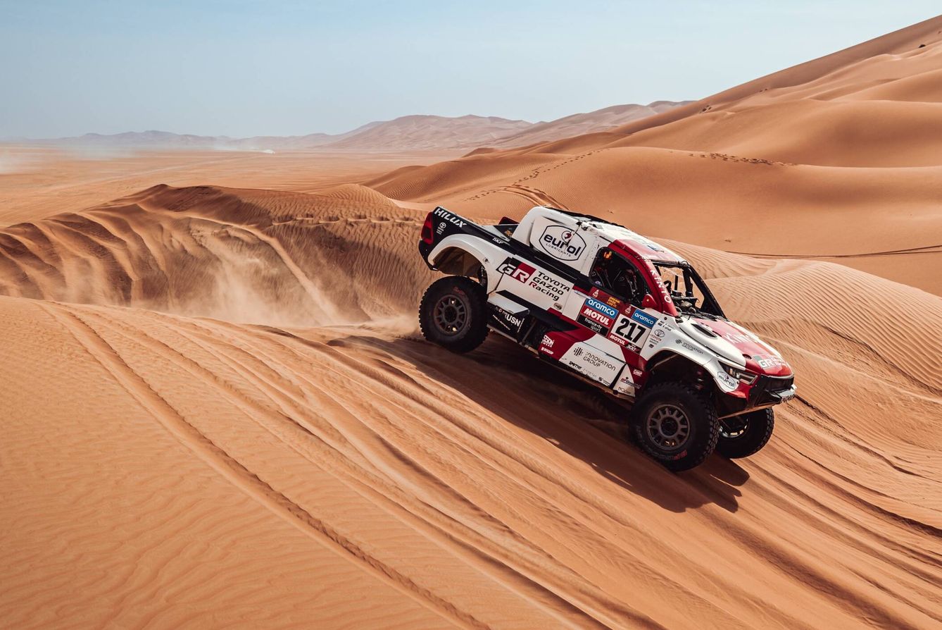 Cuatro Toyota Hilux se metieron en los cinco primeros puestos del último Rally Dakar.
