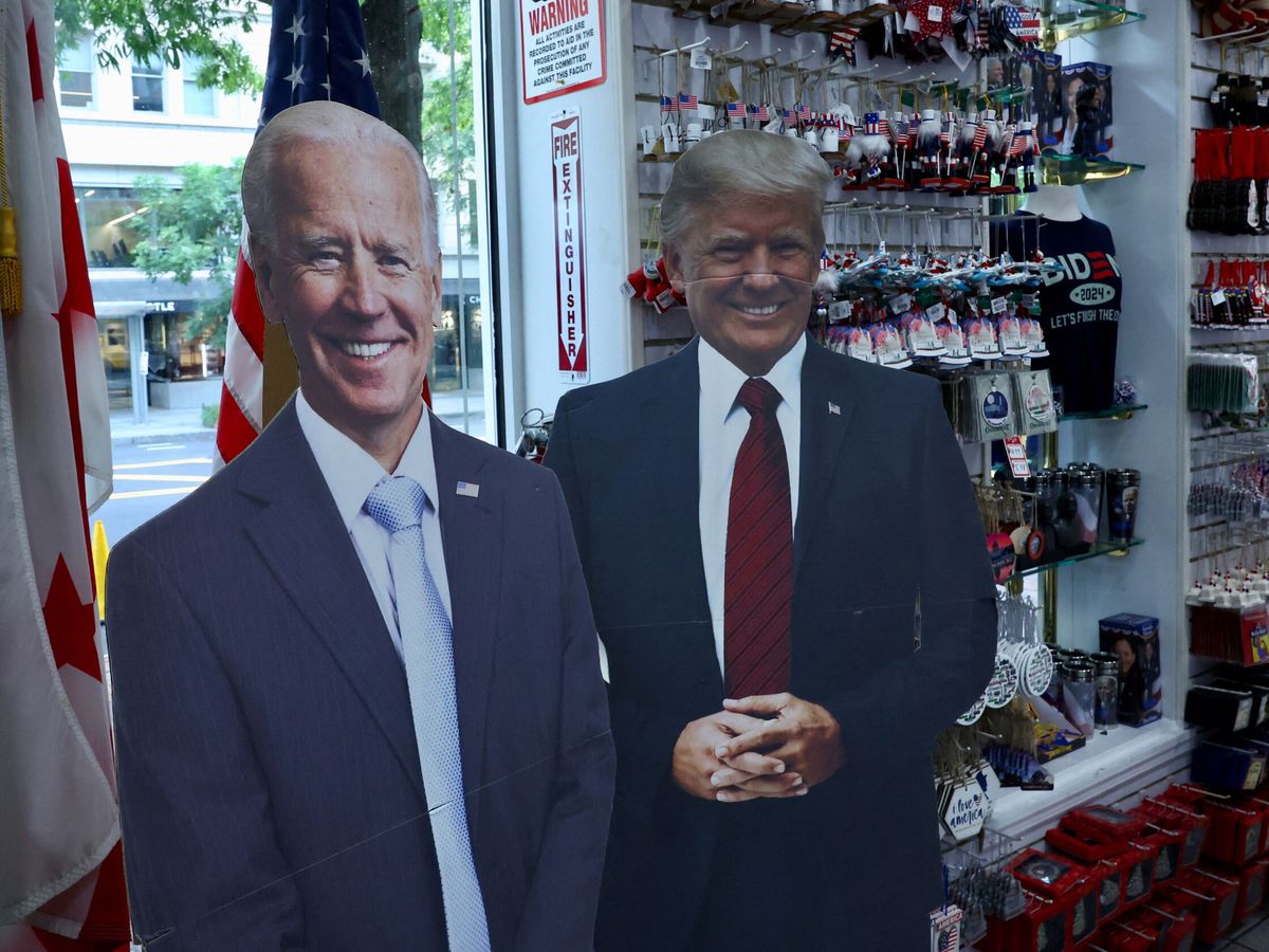 Foto: El rotundo mensaje de Donald Trump sobre Joe Biden: "Gran trabajo, Joe" (Reuters/Yves Herman)