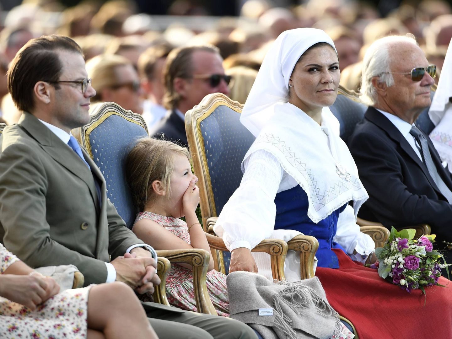 Victoria de Suecia, con el traje nacional de su país. (Cordon Press)
