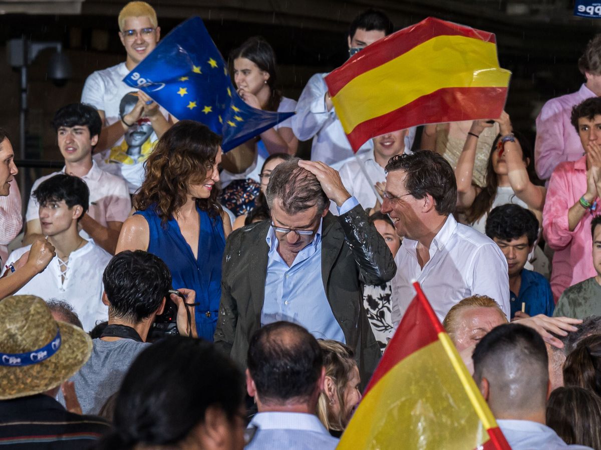 Foto: La presidenta de la Comunidad de Madrid, Isabel Díaz Ayuso (i), el líder del PP, Alberto Núñez Feijóo (c), y el alcalde de Madrid, José Luis Martínez-Almeida. (Europa Press/Diego Radamés)
