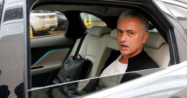Foto: Mourinho abandonando Mánchester. (Reuters)