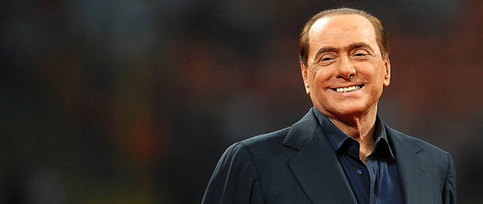 Foto: Berlusconi, dueño, presidente y 'entrenador' del Milan, vuelve a usar el fútbol en política