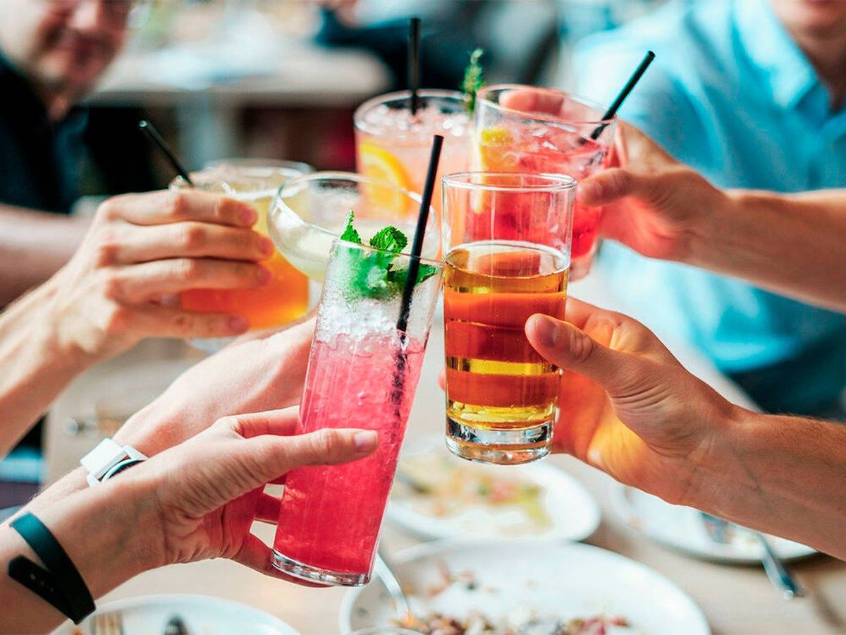 Foto: ¿Resaca? Descubre cuánto tiempo permanece el alcohol en nuestro organismo. (Pixabay)