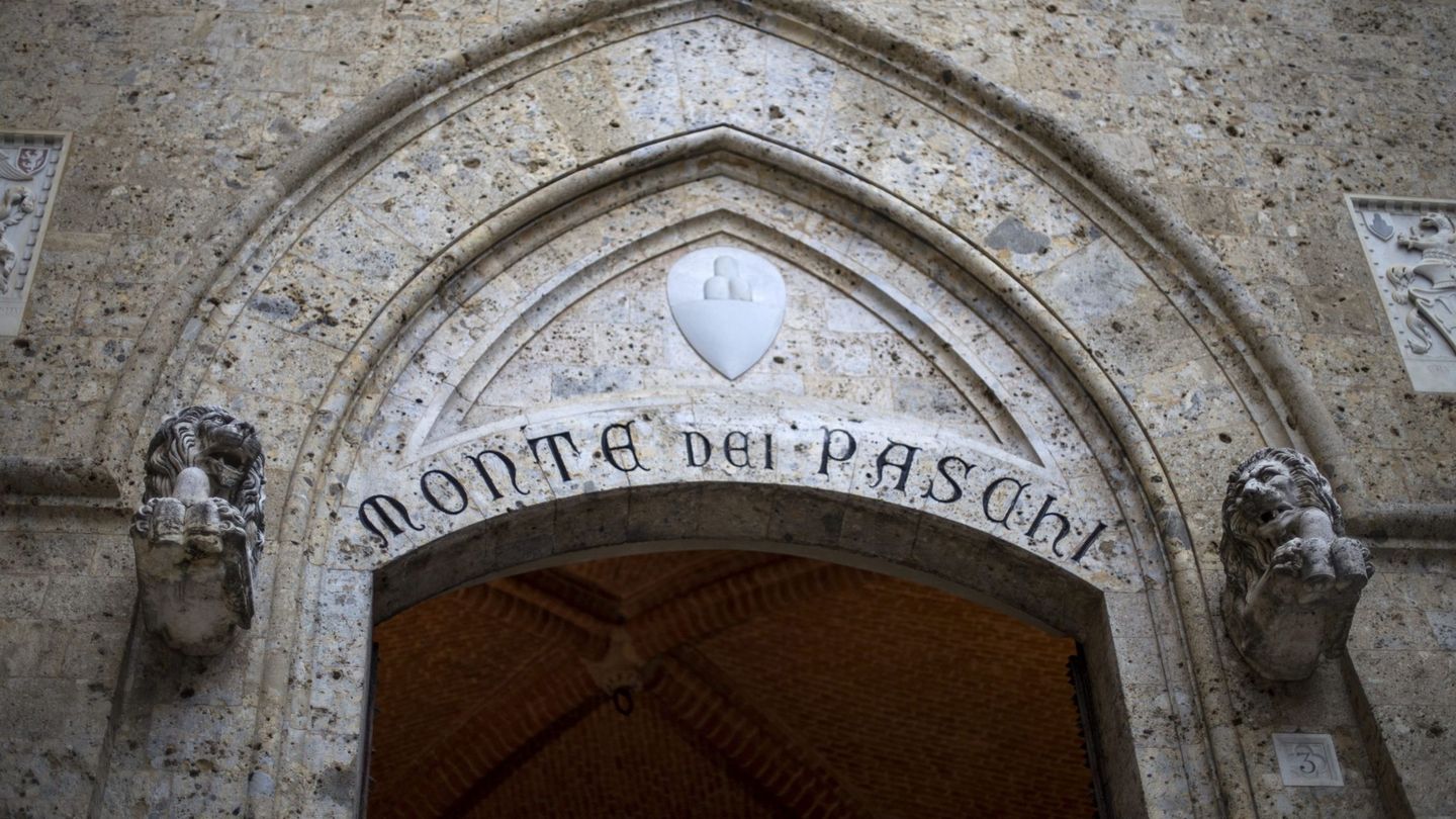 Entrada a la sede de la Banca Monte Paschi di Siena (EFE/Mattia Sedda)