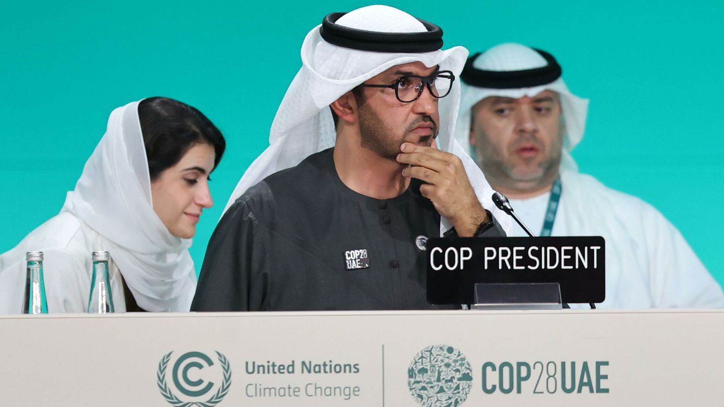 La imparcialidad del polémico presidente de la COP28, Sultan Al Jaber, ha quedado en entredicho. (EFE/A. Haider)