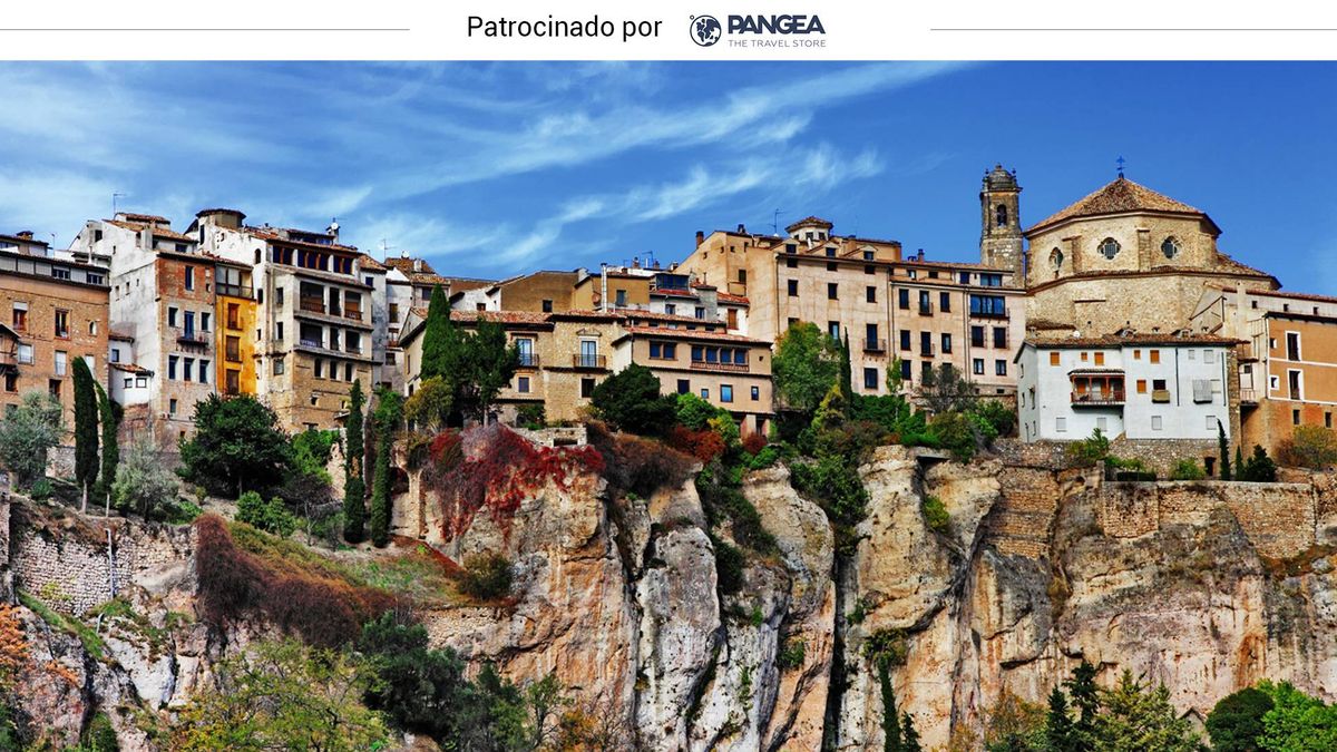 Ruta entre las casas colgadas de Cuenca y famoso puente San
