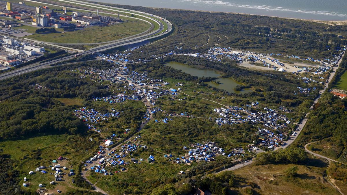Bienvenidos a 'La Jungla' de Calais, el territorio sin ley que avergüenza a Francia