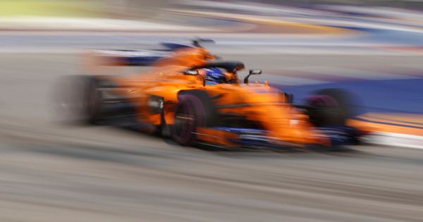 Foto: Fernando Alonso, octavo en la segunda sesión de libres del GP de Singapur (REUTERS)