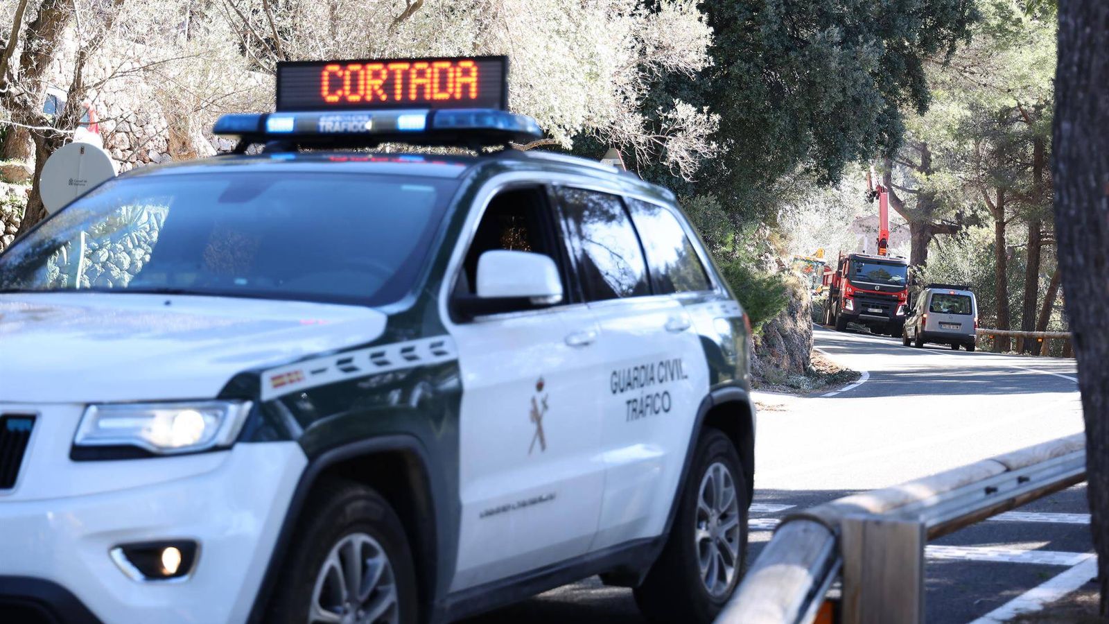 Muere un piloto y el copiloto herido grave al caer por un barranco en un rally en Mallorca