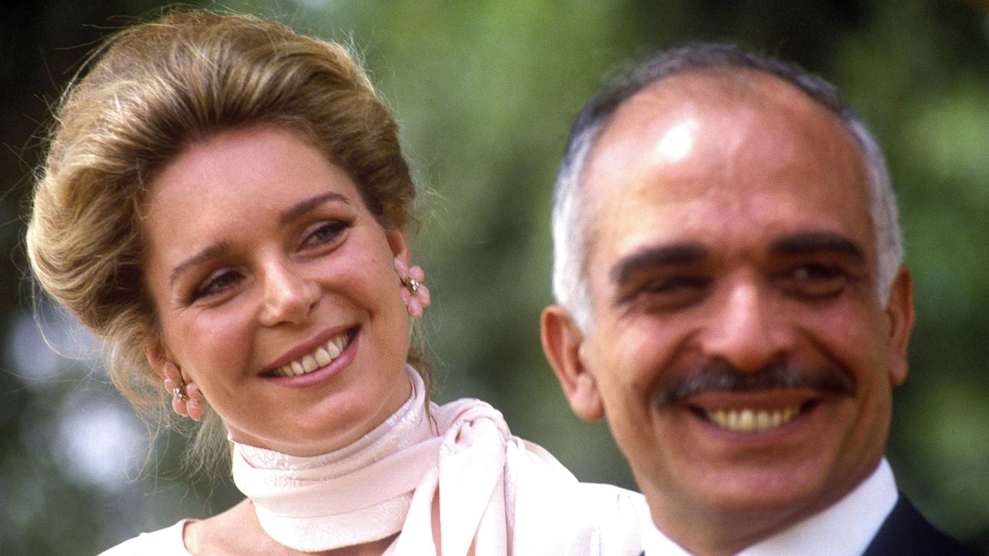 Hussein y Noor de Jordania, en 1980. (Cordon Press)