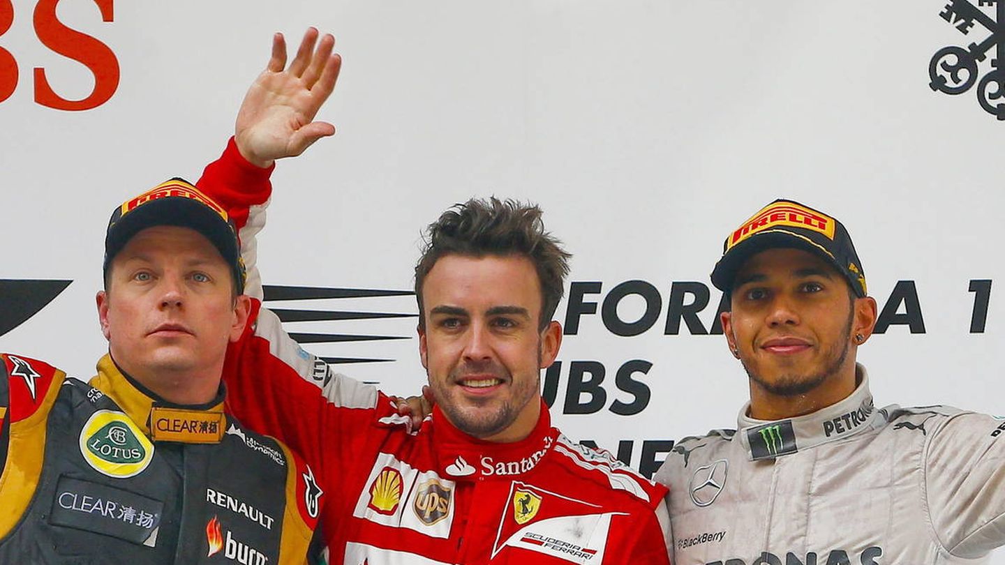 Raikkonen, Alonso y Hamilton en el GP de China (Efe).