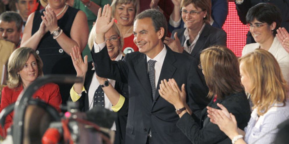 Foto: Zapatero alardea de igualdad seis meses después de eliminar el Ministerio