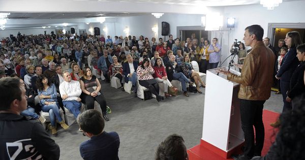 Foto: Pedro Sánchez, durante su intervención ante militantes y simpatizantes del PSOE en Palencia, este 5 de abril. (Borja Puig)