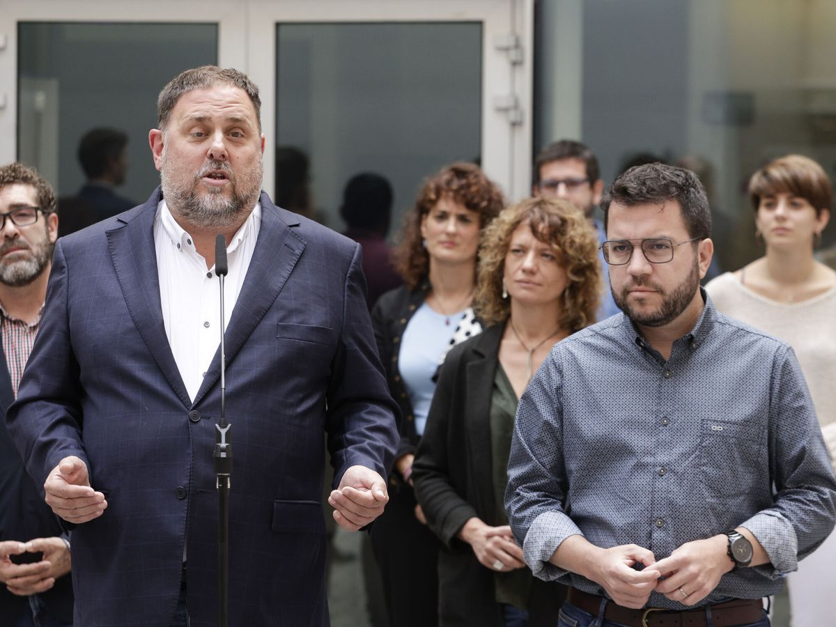 Foto: El presidente de ERC, Oriol Junqueras (i), y el presidente de la Generalitat, Pere Aragonès. (EFE/Quique García)