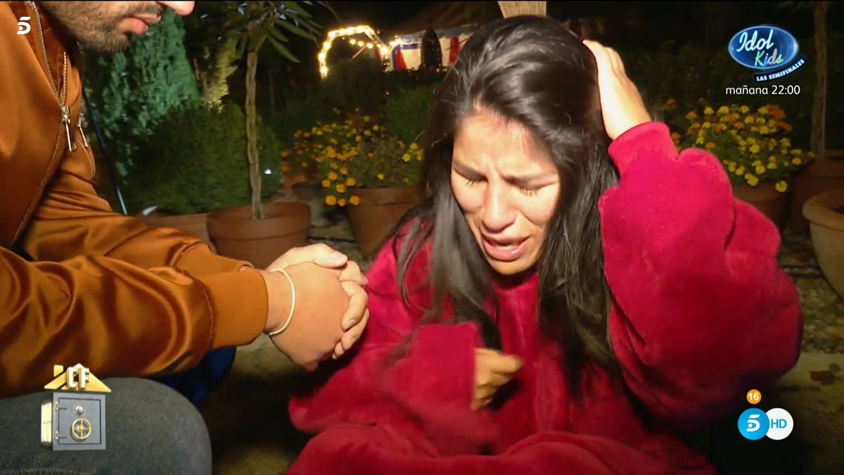 Asraf Beno vuelve a hacer llorar a Isa Pantoja en 'La casa fuerte': "¡No me toques!"