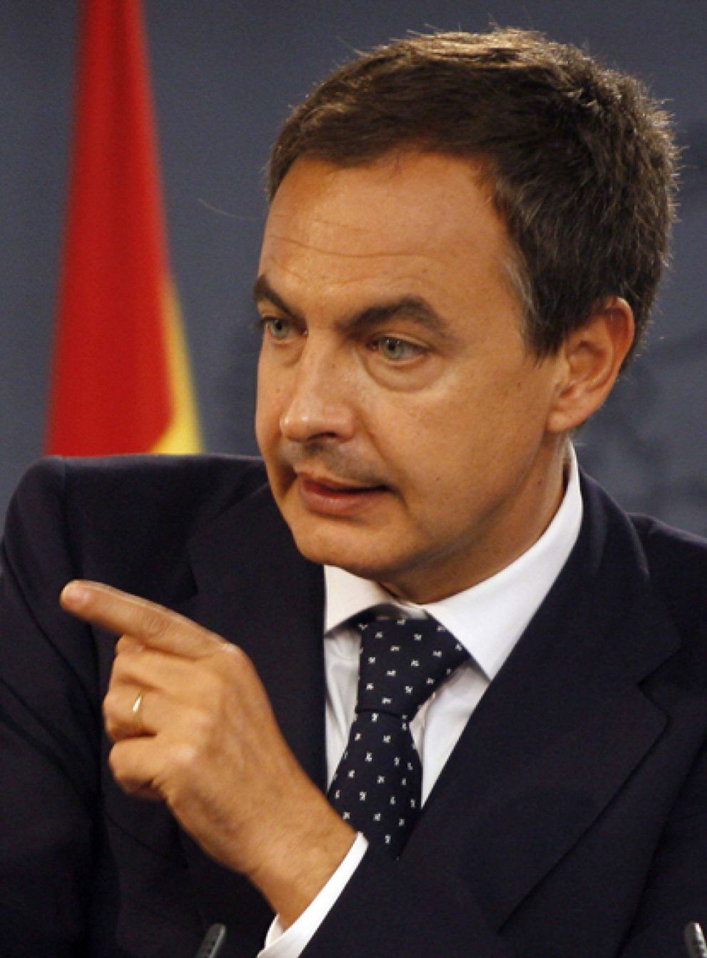 Foto: Zapatero da ‘portazo’ a la Conferencia de Presidentes Autonómicos y al Debate de las Autonomías