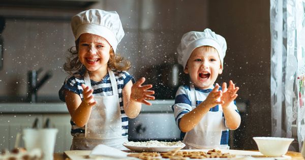 Foto: Niños en la cocina. (iStock)