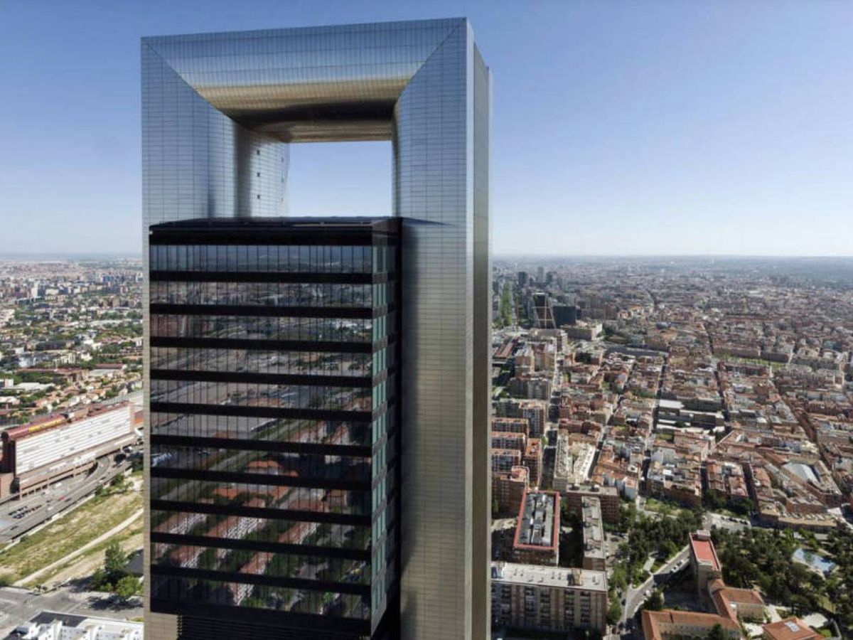 Foto: La Torre Foster, sobre el 'skyline' de Madrid. 