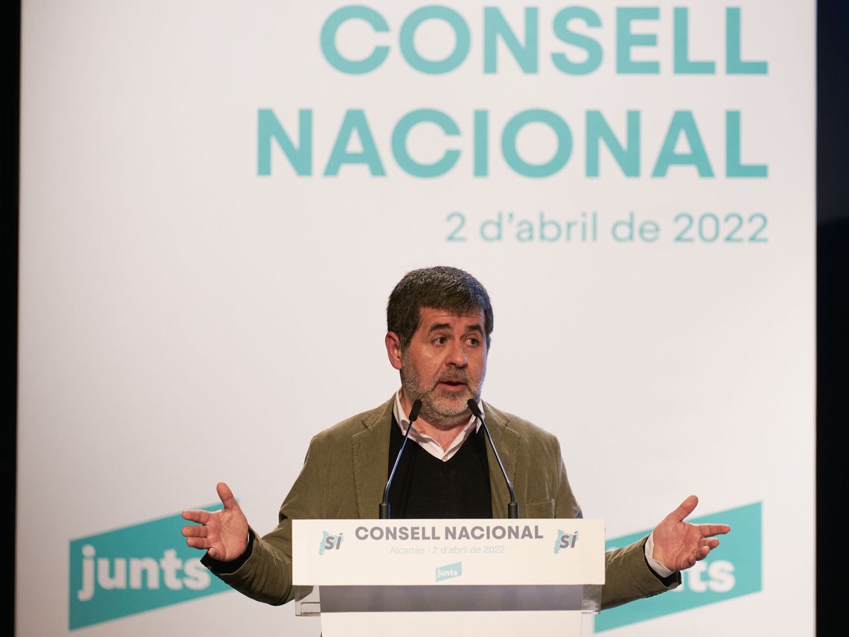 Foto: El secretario general de Junts per Catalunya, Jordi Sánchez (c). (EFE Ramón Gabriel)