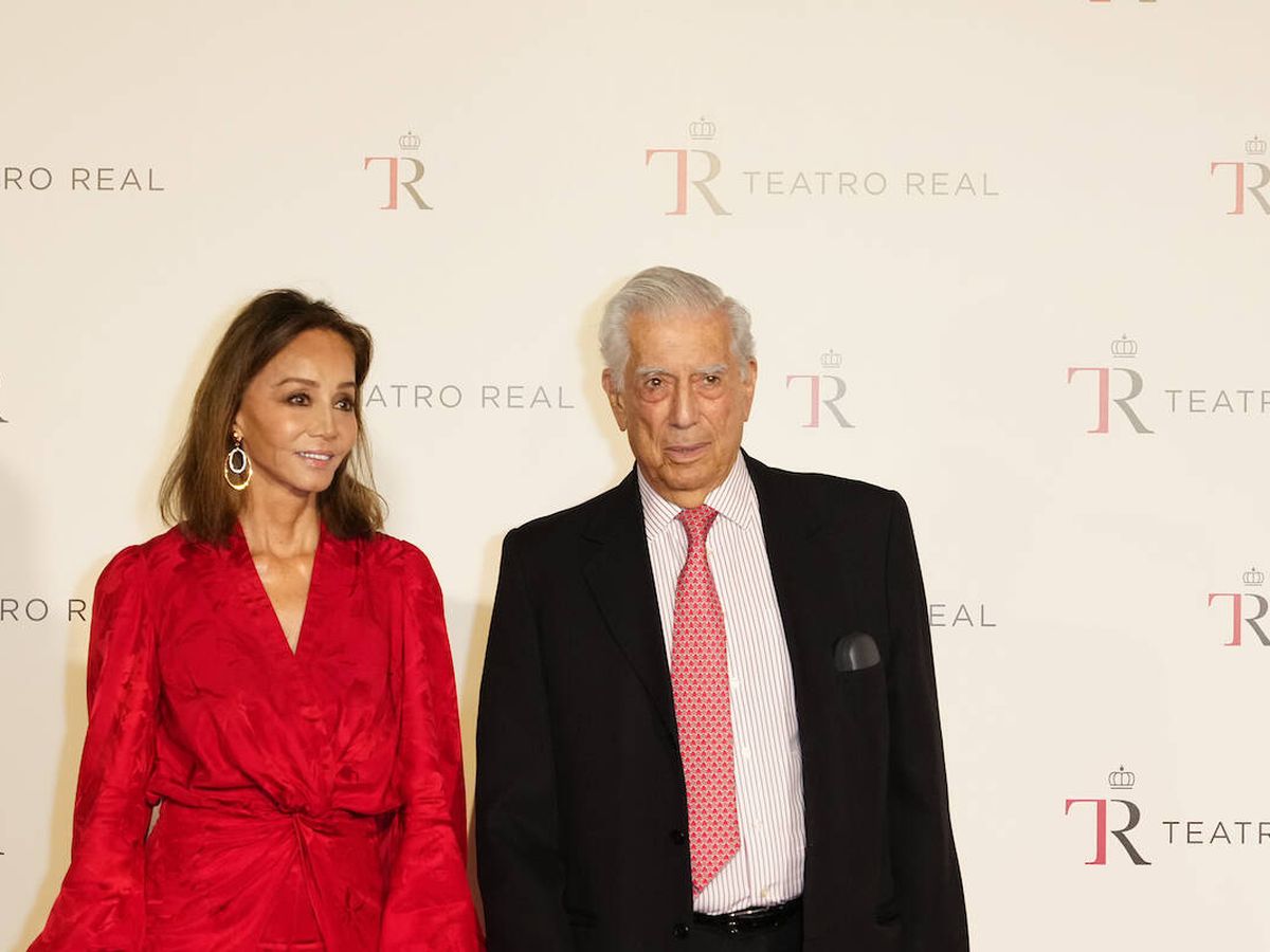 Foto: Isabel Preysler y Mario Vargas Llosa asisten al estreno de la nueva temporada en el Teatro Real. (Limited Pictures)