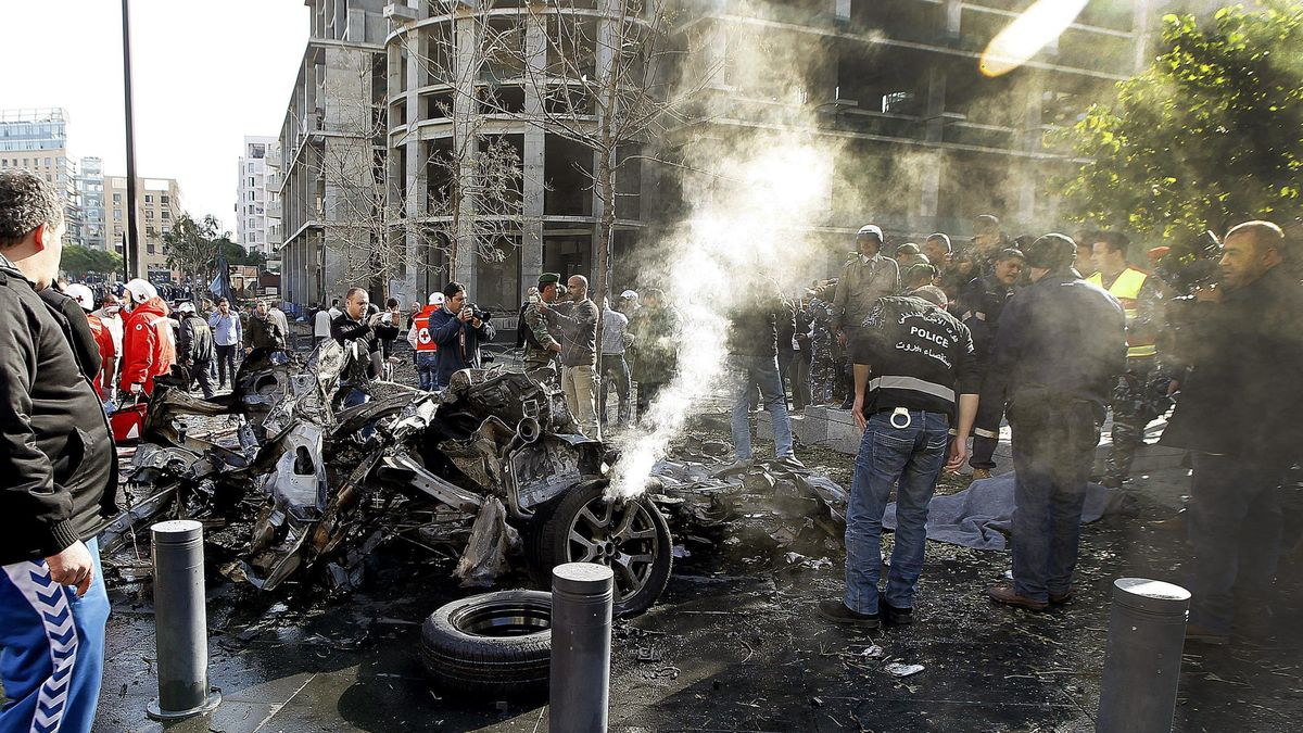 Un atentado en Beirut mata al exembajador en EEUU y a otras cuatro personas