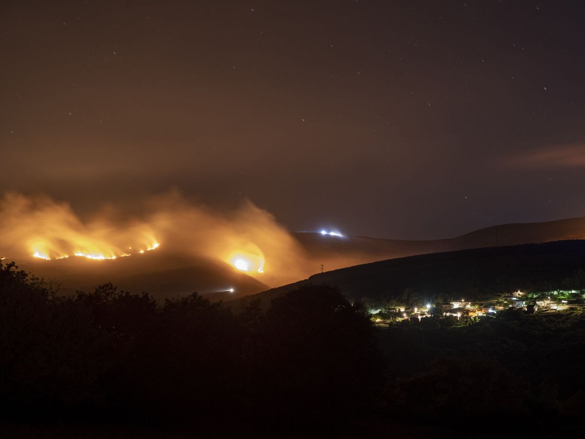 Foto: Un incendio en Ourense. (EFE/Brais Lorenzo)