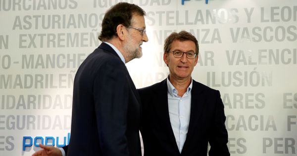 Foto: Rajoy y Feijóo, en una foto de archivo de un acto de partido. (Reuters)