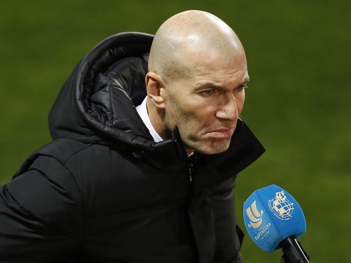 Foto: Zidane tras el partido de la semifinal de la Supercopa de España contra el Athletic. (Efe)
