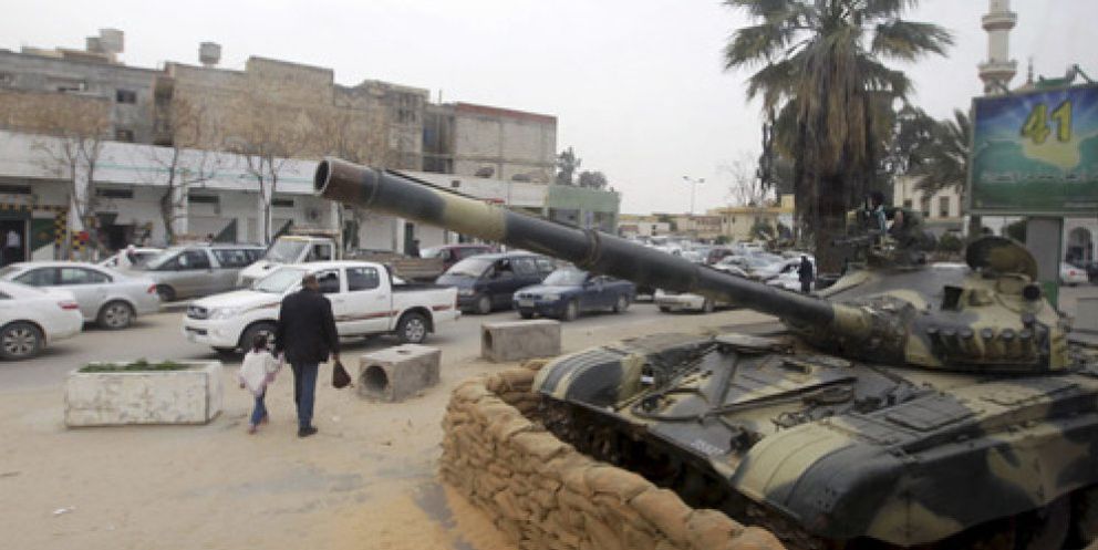 Foto: Las fuerzas de Gadafi se acercan a Bengasi y EEUU baraja una intervención militar