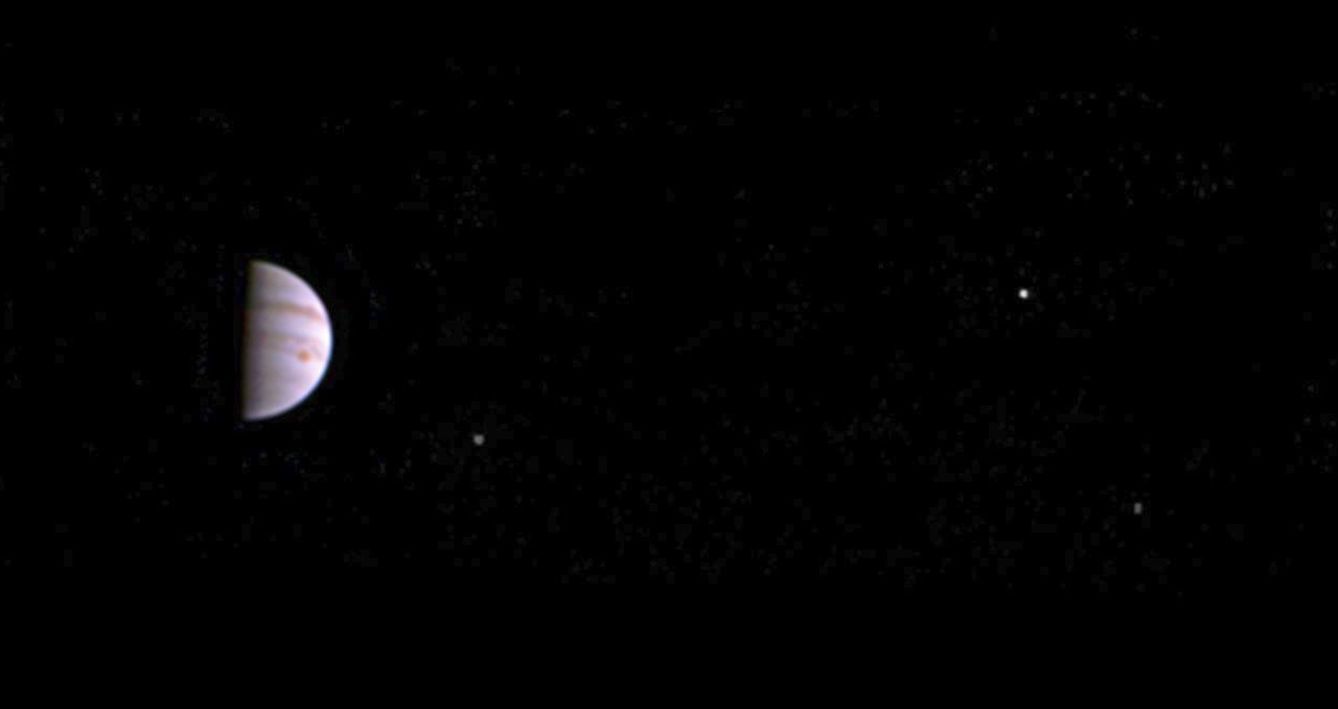 Primera imagen de Juno en la órbita de Júpiter. (NASA)