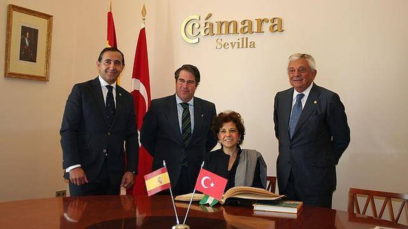 Moreno Maestre con la delegación turca en Andalucía (EFE)