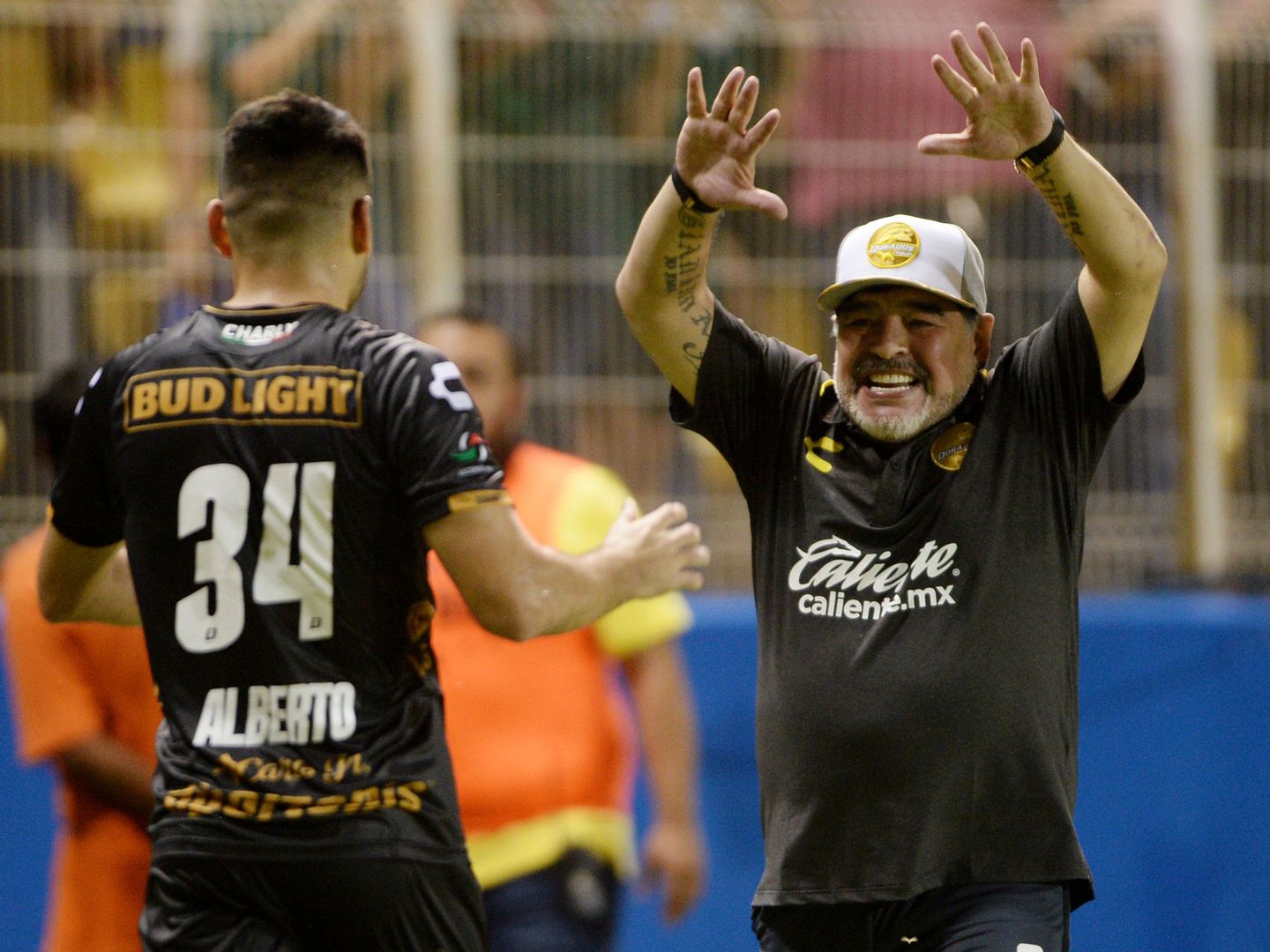 Diego está disfrutando de nuevo como entrenador (Reuters/Cristian Santos)