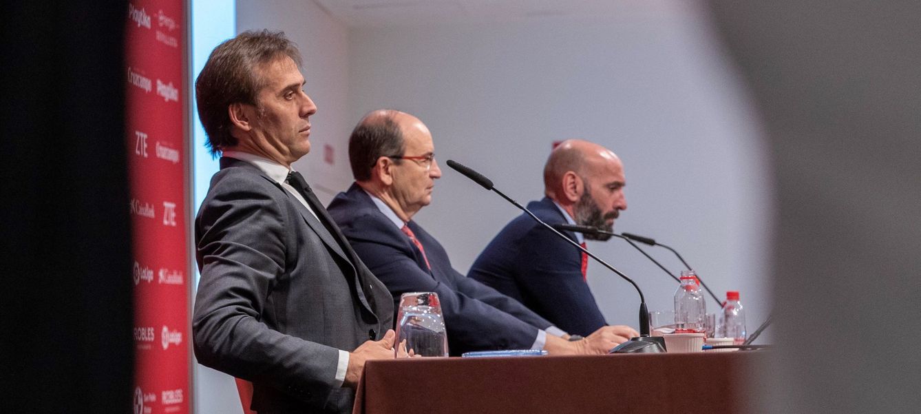 José Castro, Monchi y Lopetegui durante la presentación de éste. (EFE)