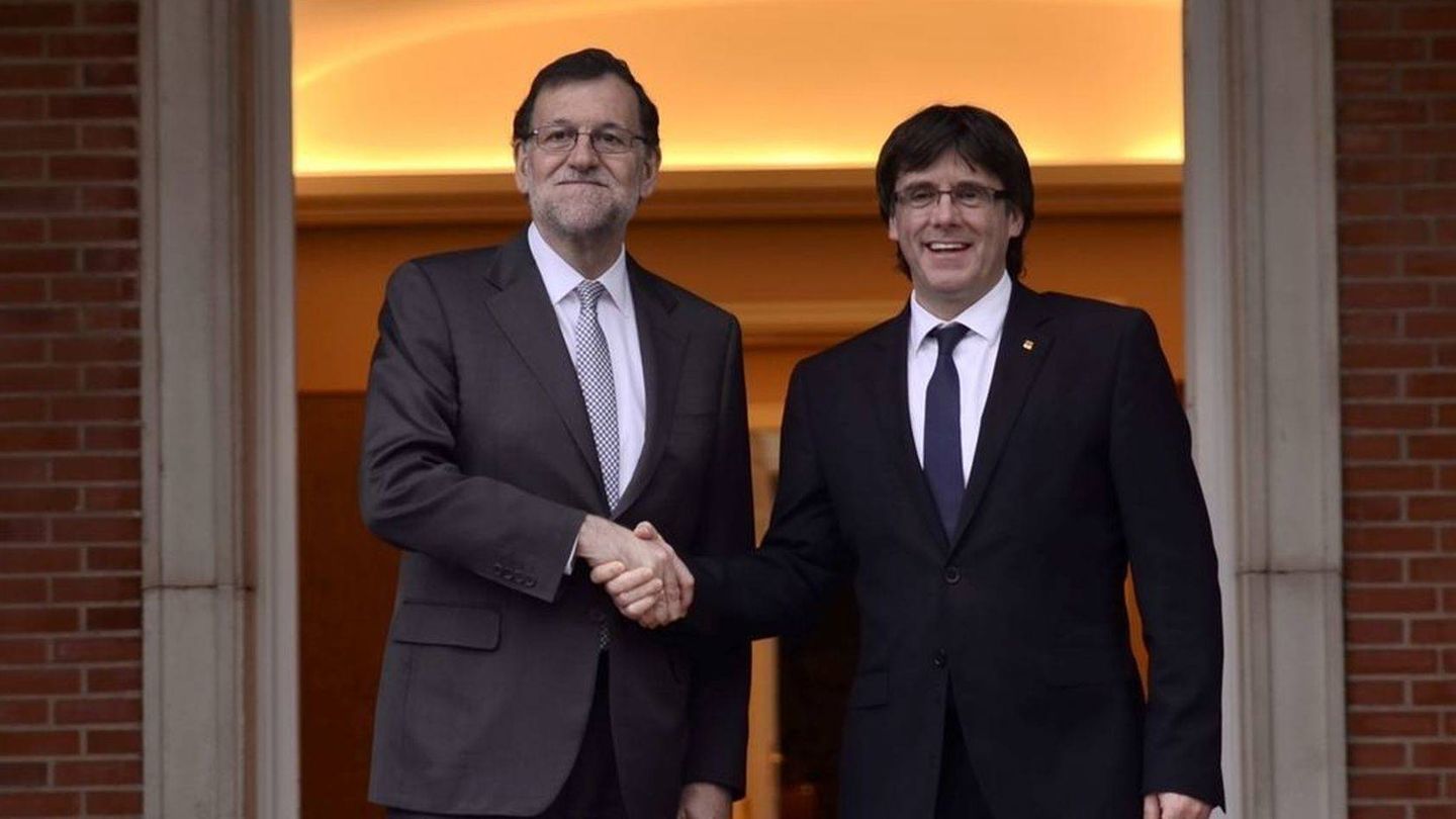 Rajoy y Puigdemont durante su última visita a Moncloa (EFE)