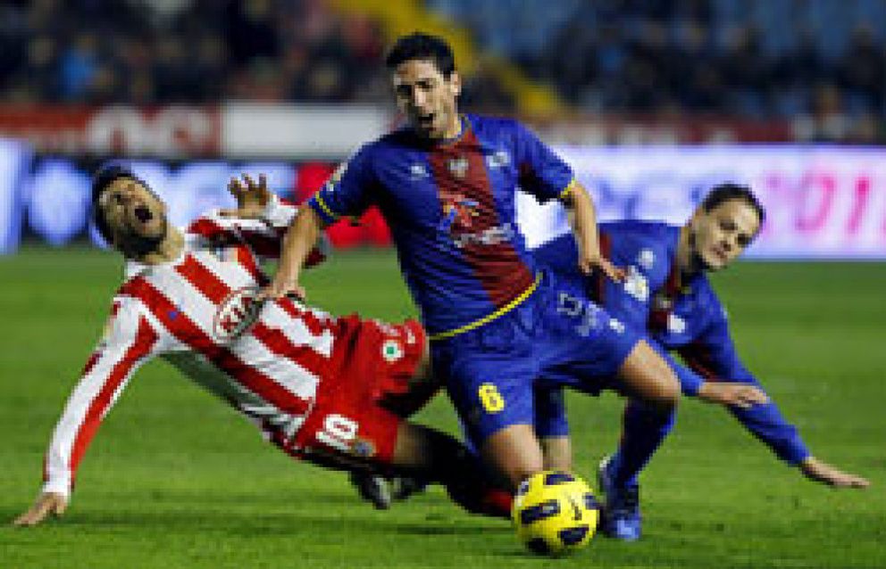 Foto: El buen fútbol del Levante hurga en la herida del Atlético