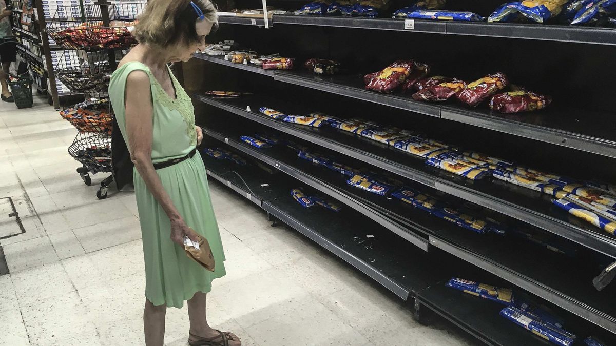 Unos supermercados reservan una hora para que compren los mayores por el Covid-19