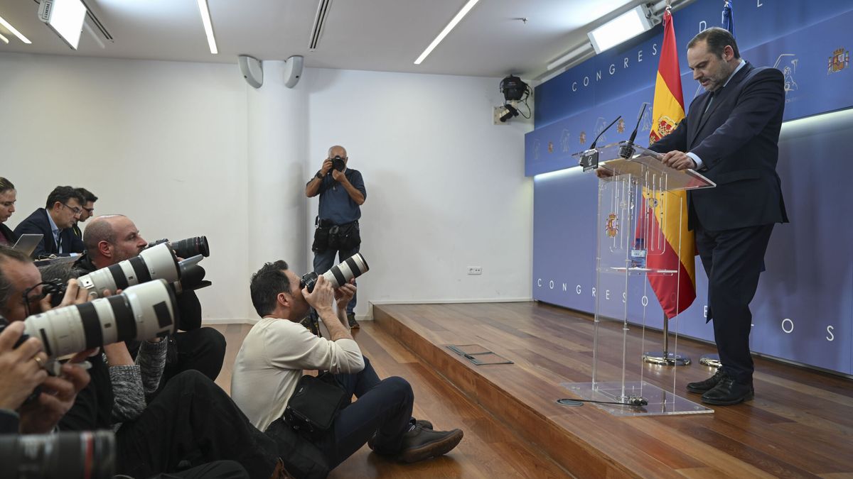 Ábalos y la dirección del PSOE rebajan el tono: ¿pacto de no agresión?