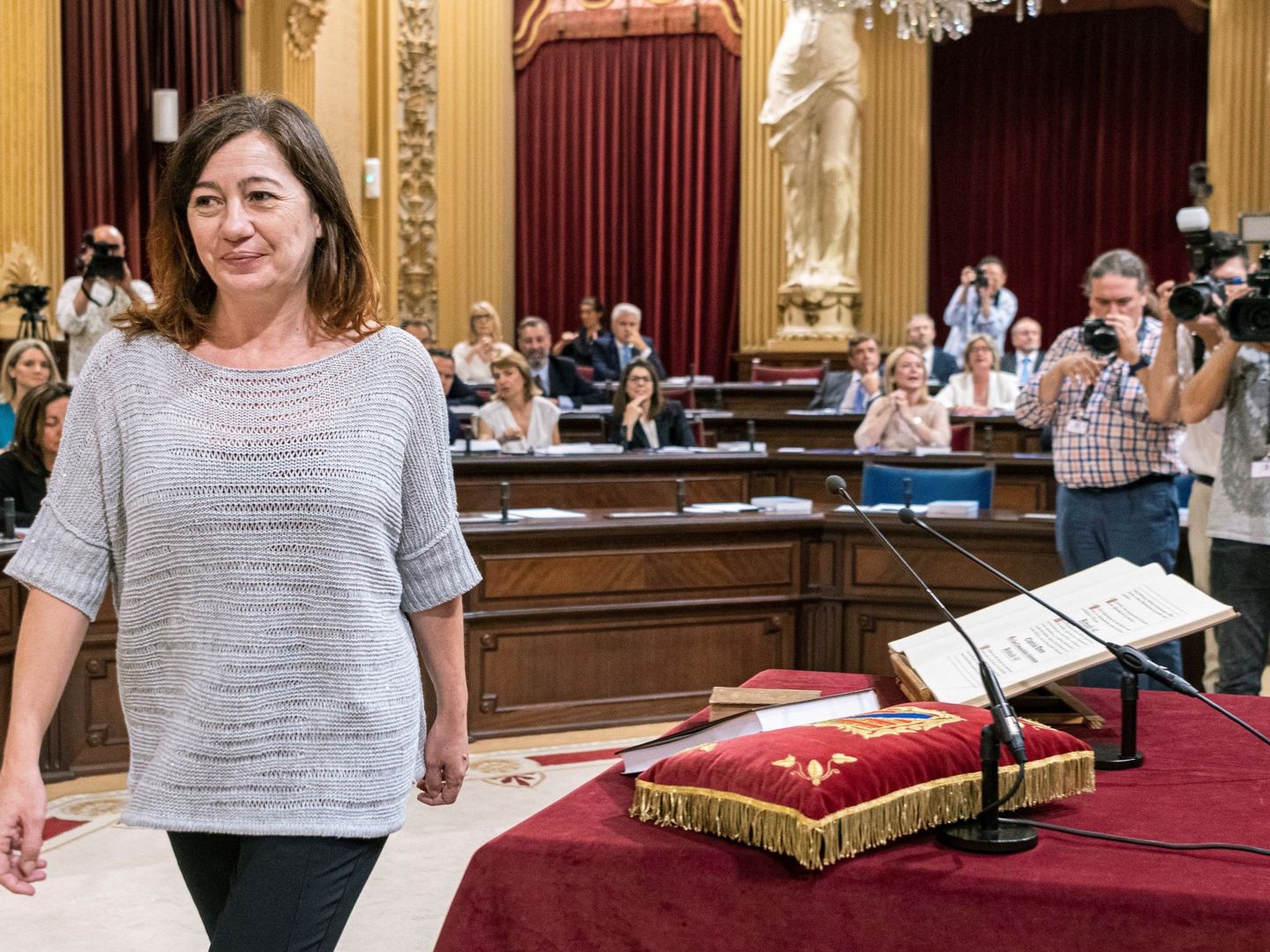 La socialista Francina Armengol, presidenta en funciones de Baleares, este 20 de junio en la sesión constitutiva del Parlament, en Palma. (EFE)