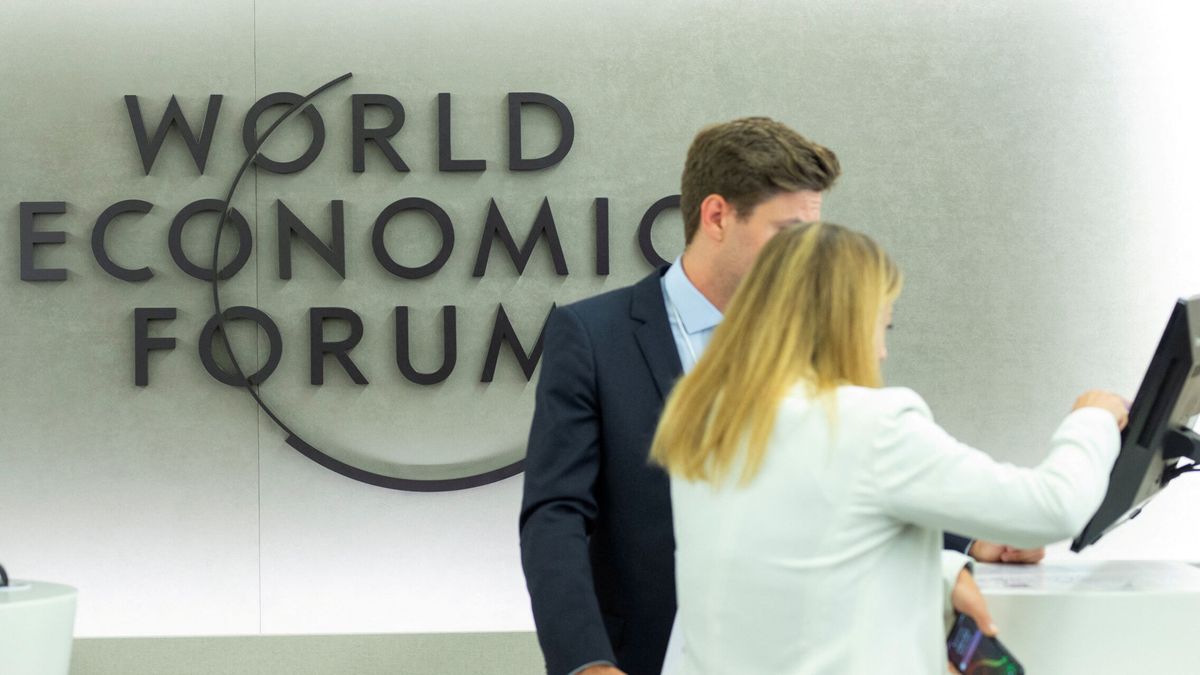 Los líderes de Davos ven a España como único país del euro con alto riesgo por la corrupción
