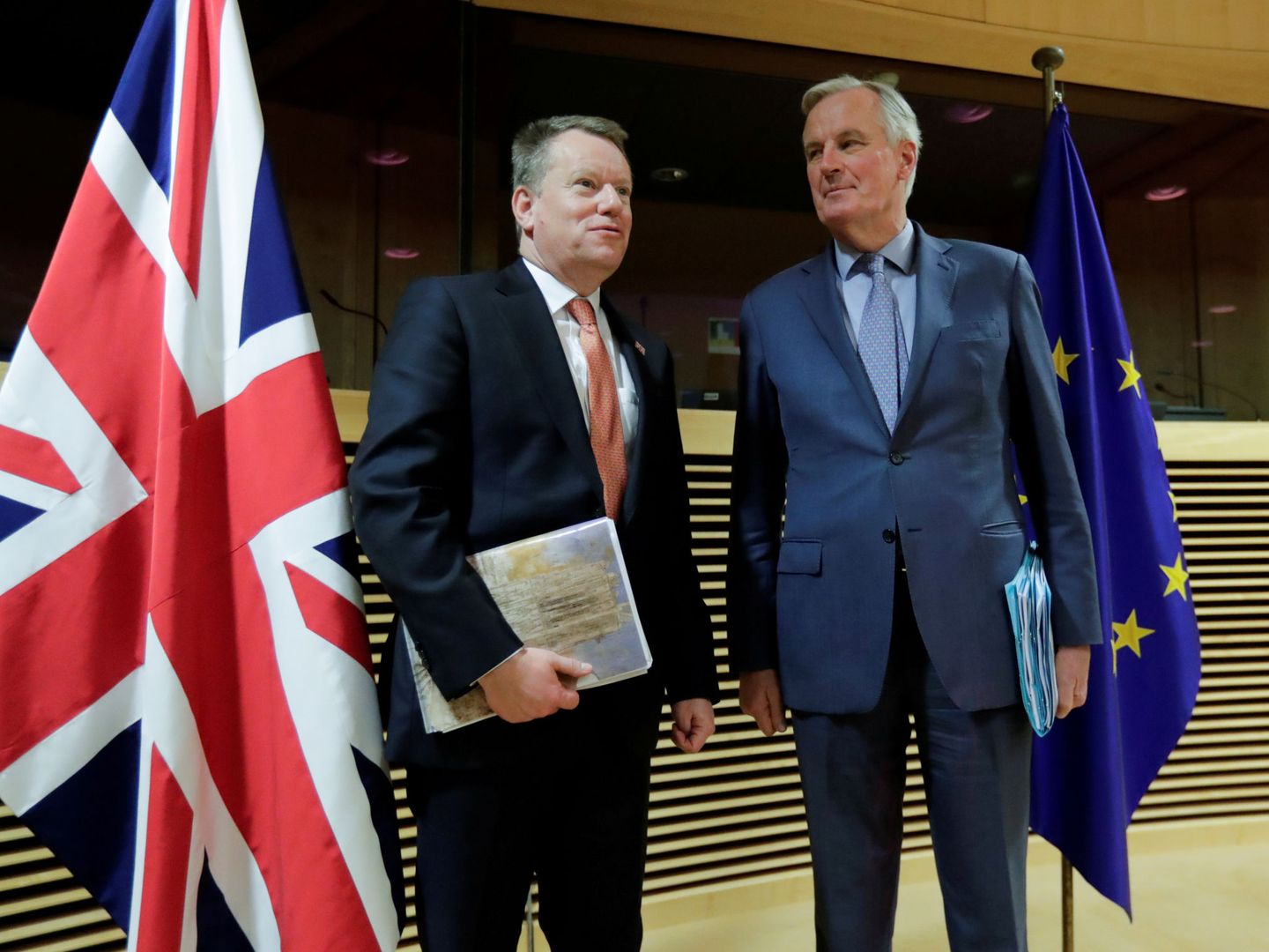 Barnier junto al negociador británico David Frost. (Reuters)
