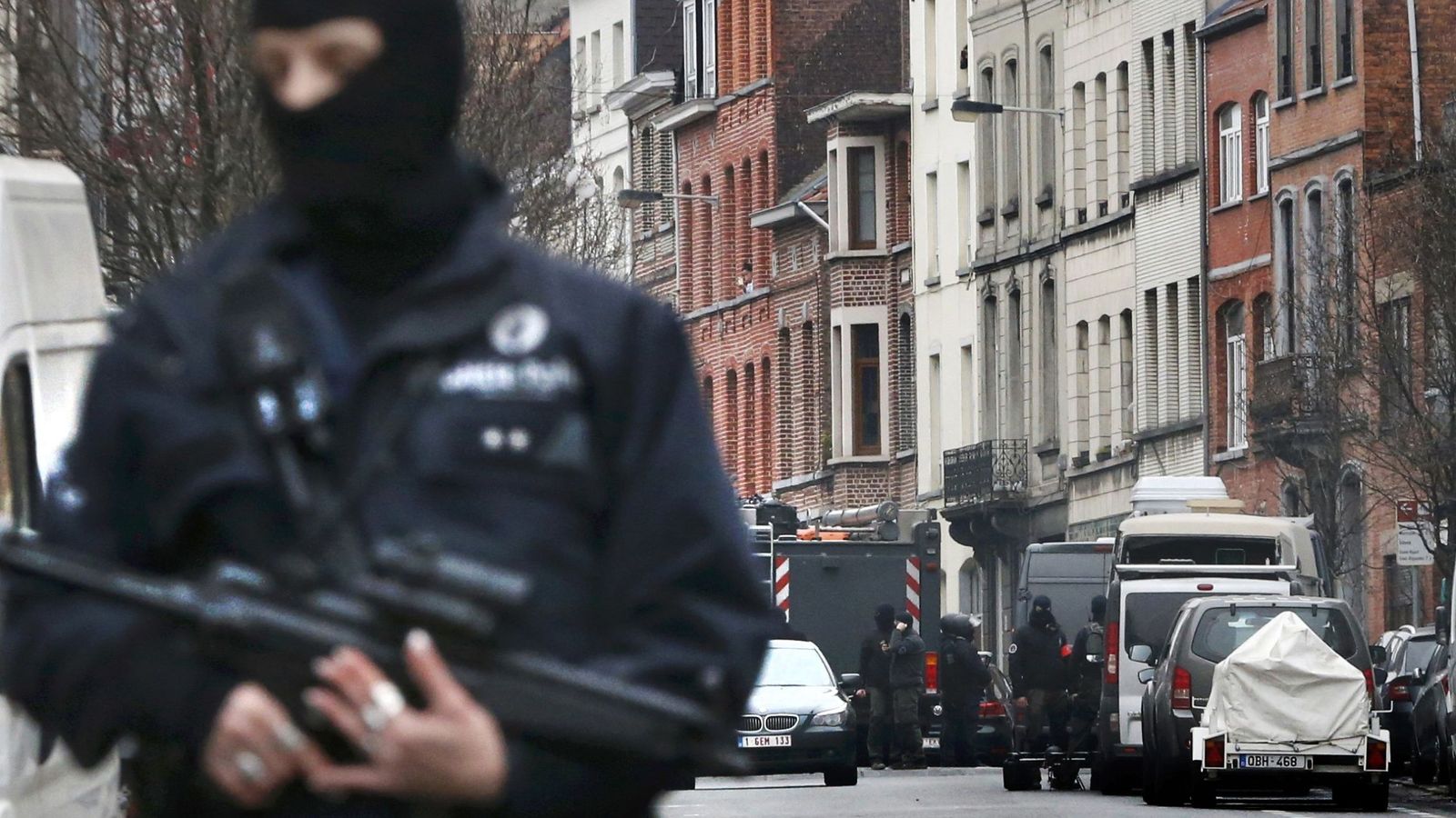 Foto: Operación policial en el barrio de Molenbeek, en Bruselas, Bélgica, el 18 de marzo de 2016. (Reuters)