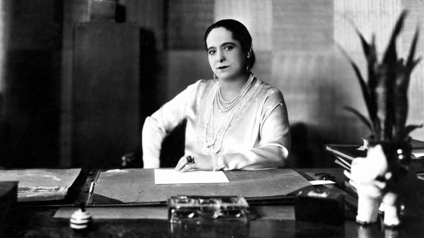 Helena Rubinstein, en su despacho. (Cordon Press/The Granger Collection, New York)