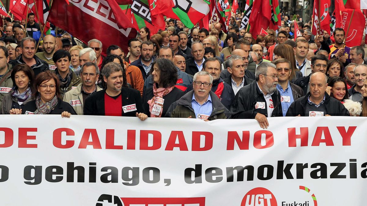 CCOO y UGT piden a Rajoy que cambie de política por el "fracaso de la austeridad"