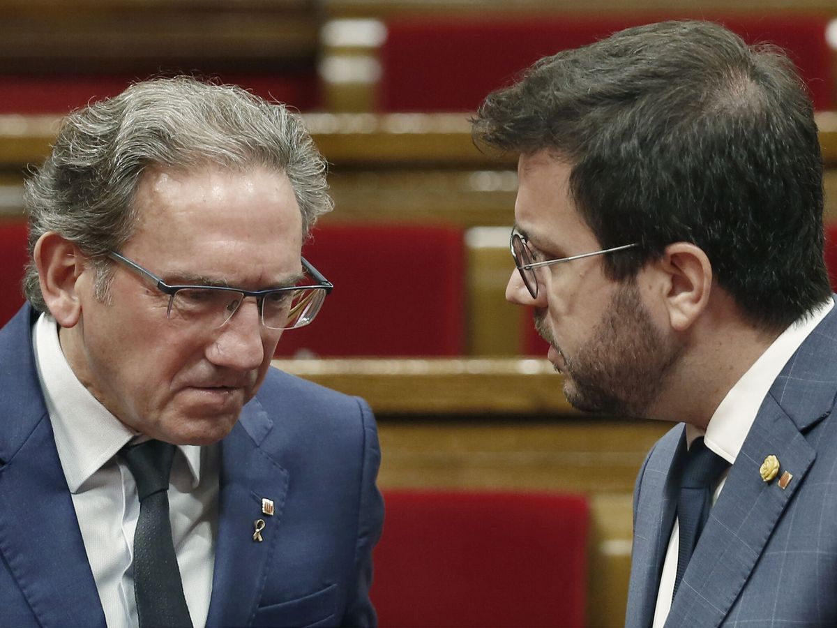 Foto: El presidente de la Generalitat, Pere Aragonès, junto al 'conseller' de Economía, Jaume Giró. (EFE/Andreu Dalmau)