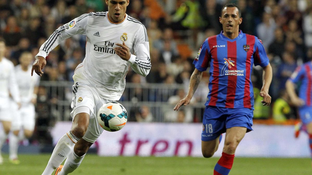 Varane medita su continuidad en el Real Madrid por 'culpa' de Pepe y Ramos