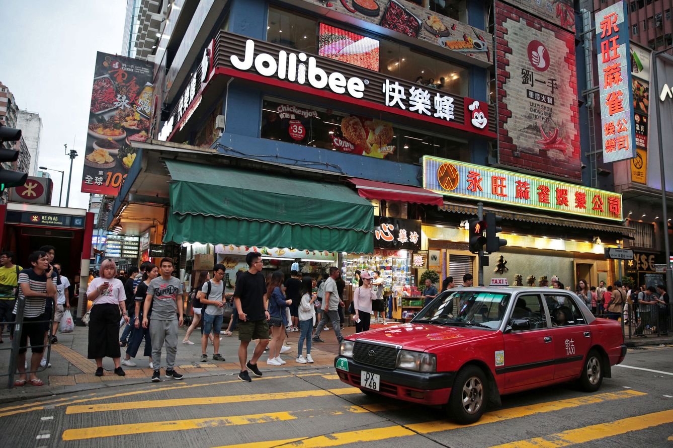 Una intersección de calles en Hong Kong. (Reuters)
