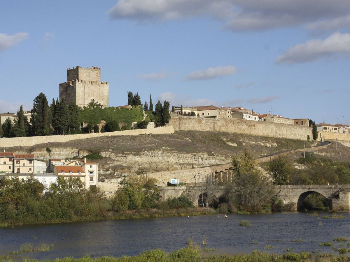 Foto: Vista de la muralla de Ciudad Rodrigo (Salamanca) desde el río Águeda, en una imagen de archivo. (EFE/Carlos García)