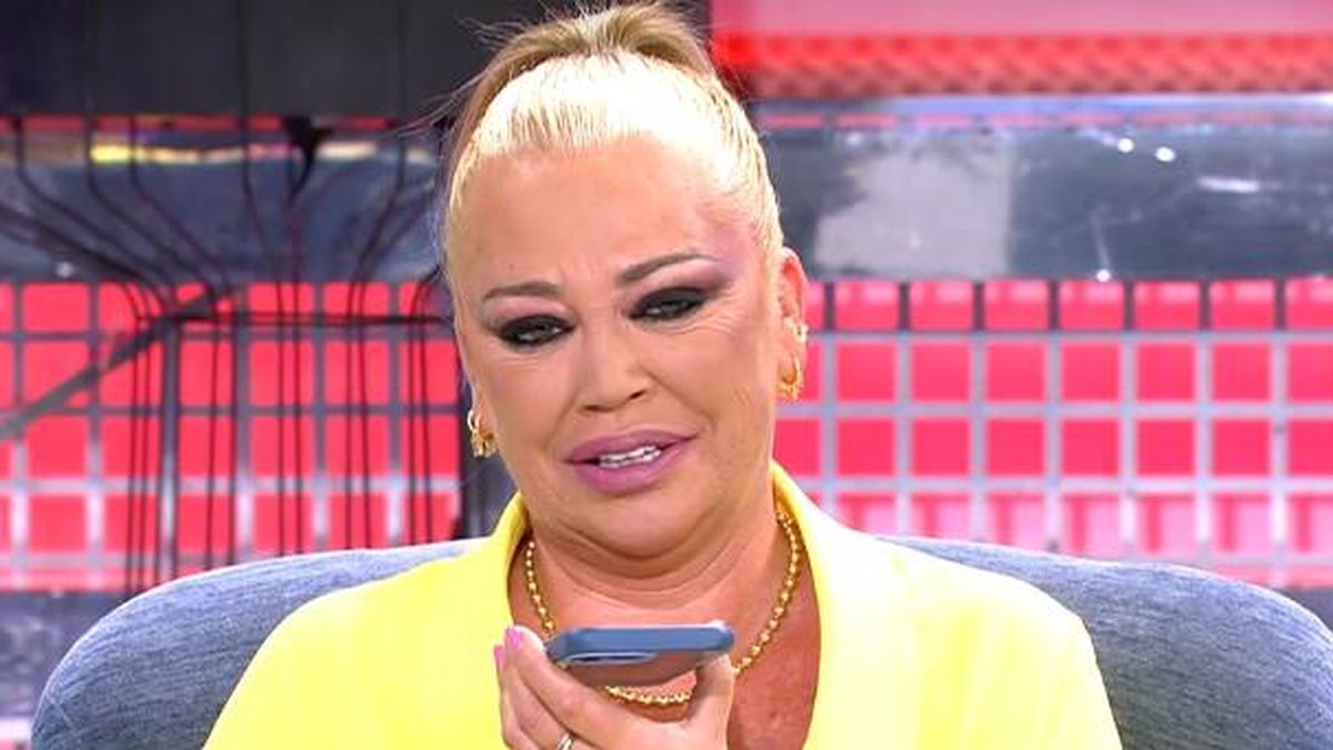 "No digas eso, mamá": Belén Esteban, obligada a detener a su madre en el 'Deluxe' por atacar a Telecinco en directo