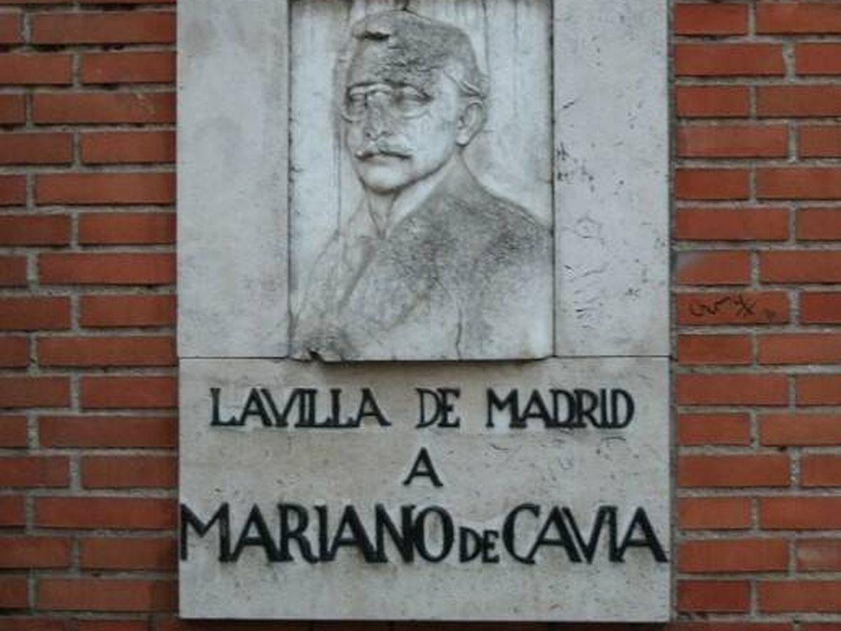 Foto: Placa de Mariano de Cavia. 