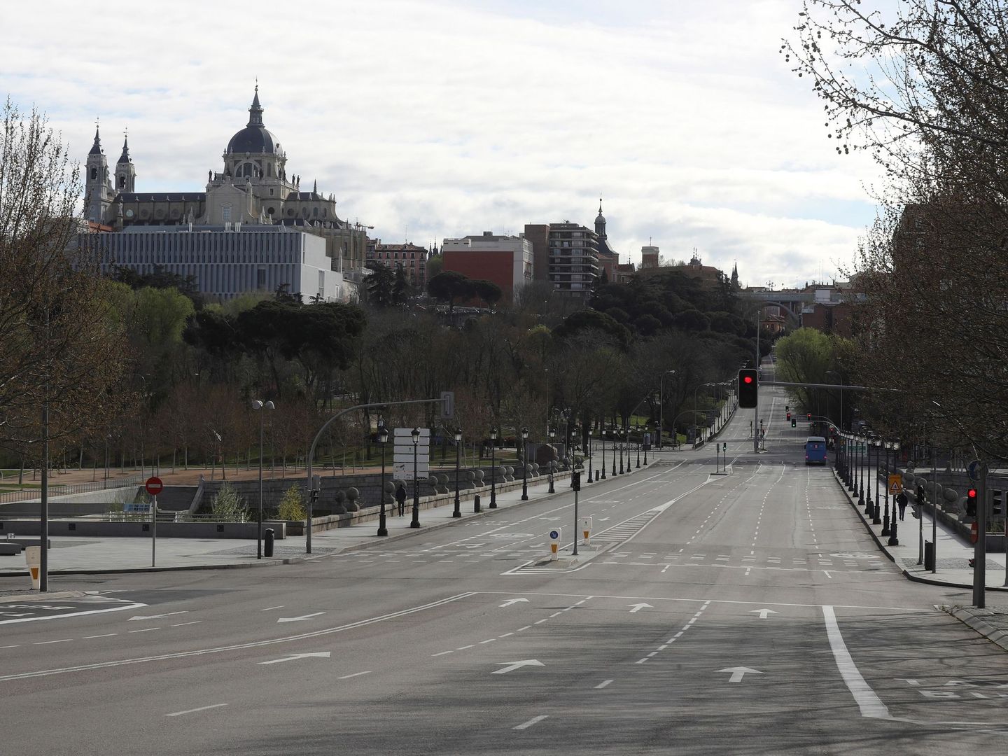 El descenso del tránsito provocó una caída de las emisiones. (EFE/Kiko Huesca)